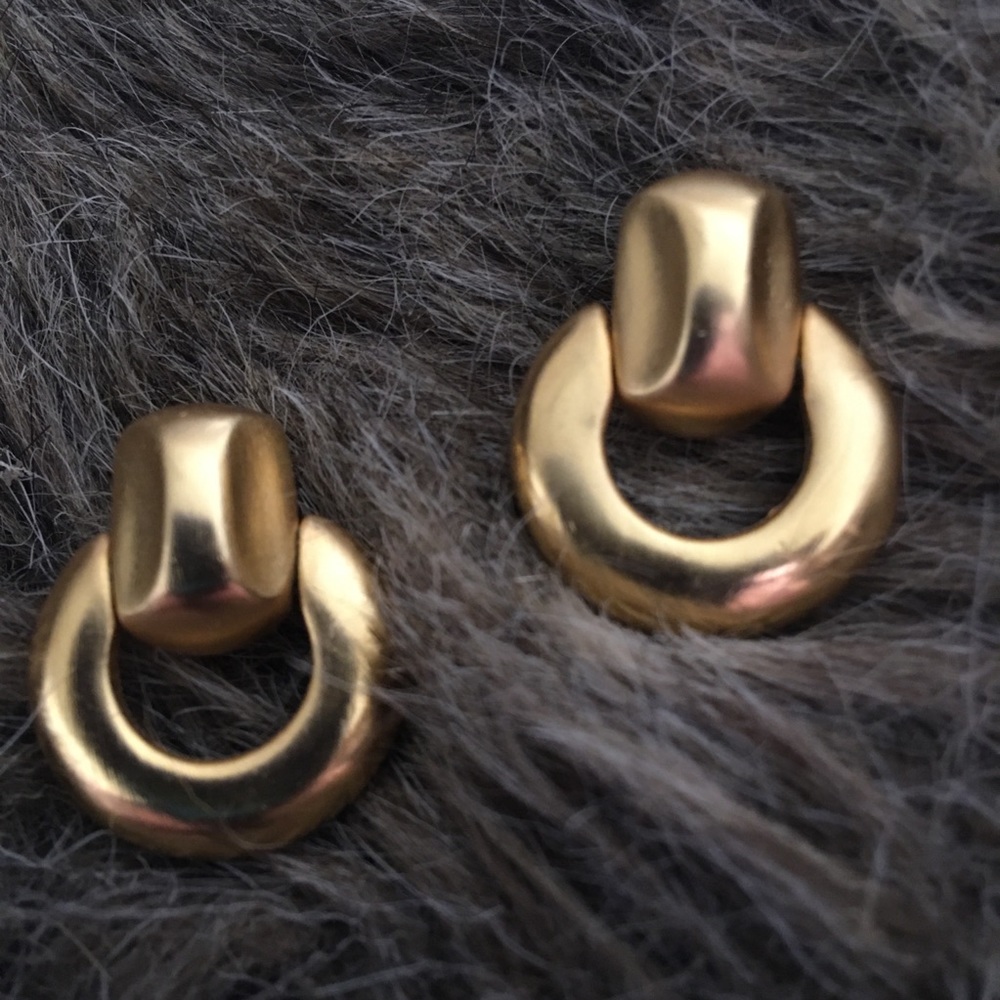 Vintage 80s matte gold tone clip on earrings